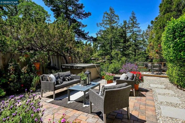 Exterior, Hot Tub