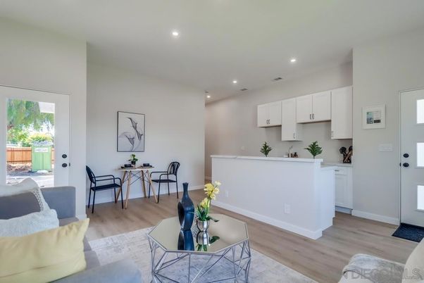 Dining room, Interior, Kitchen, Recessed Lighting, Wood Texture Flooring