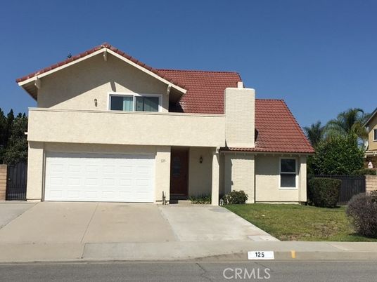 Attached, Exterior, Facade, Ranch
