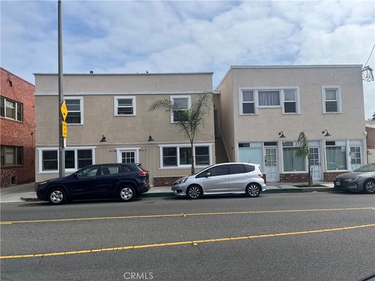 Exterior, Facade, Rowhouse