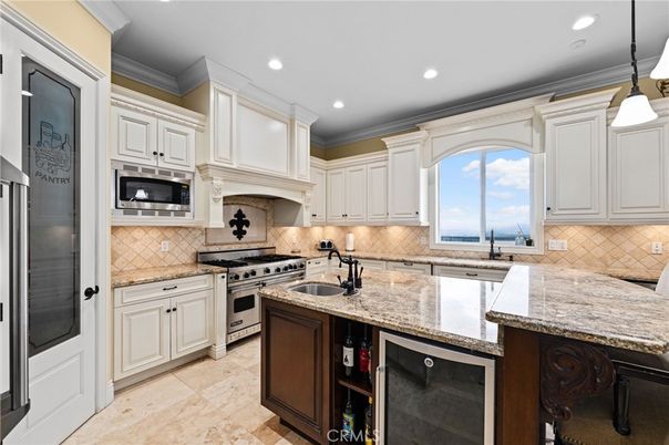 Interior, Kitchen, Pendant Lights, Recessed Lighting, Stainless Steel Appliances, Water