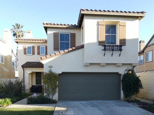 Attached, Exterior, Facade, Mediterranean