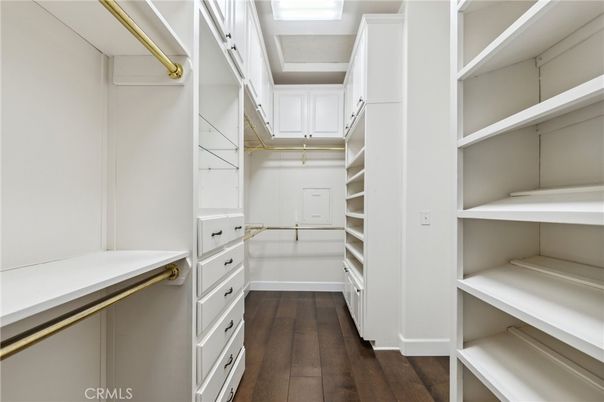 Interior, Walk-in Closets, Wood Texture Flooring
