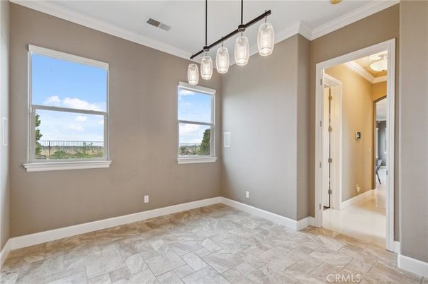 Empty room, Interior, Pendant Lights