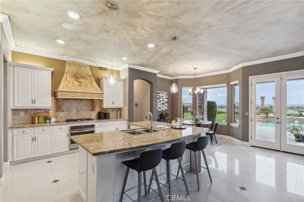 Dining room, Interior, Kitchen, Pendant Lights, Recessed Lighting, Stainless Steel Appliances, Water