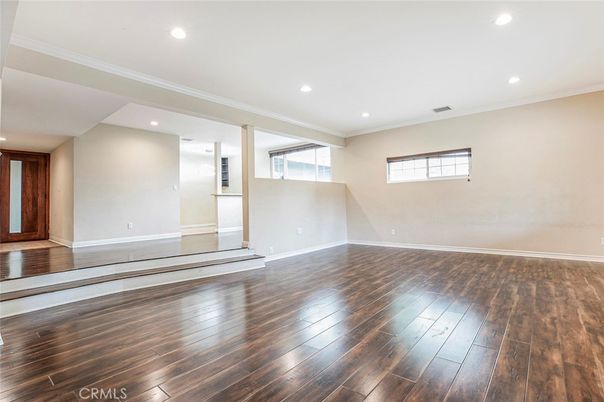 Empty room, Interior, Recessed Lighting, Wood Texture Flooring