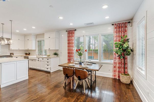 Dining room, Interior, Kitchen, Pendant Lights, Recessed Lighting, Wood Texture Flooring