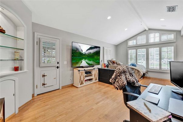 Home Office, Interior, Recessed Lighting, Wood Texture Flooring