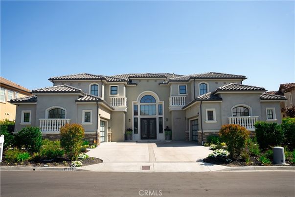 Exterior, Facade, Mediterranean