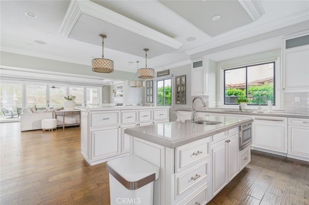 Interior, Kitchen, Living room, Pendant Lights, Recessed Lighting, Wood Texture Flooring