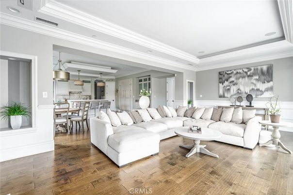 Dining room, Interior, Kitchen, Living room, Pendant Lights, Recessed Lighting, Wood Texture Flooring