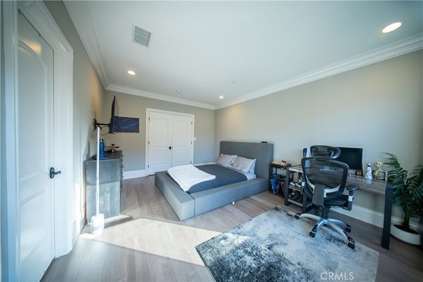 Bedroom, Home Office, Interior, Recessed Lighting, Wood Texture Flooring