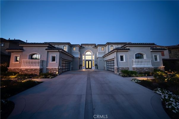 Attached, Exterior, Facade, Mediterranean