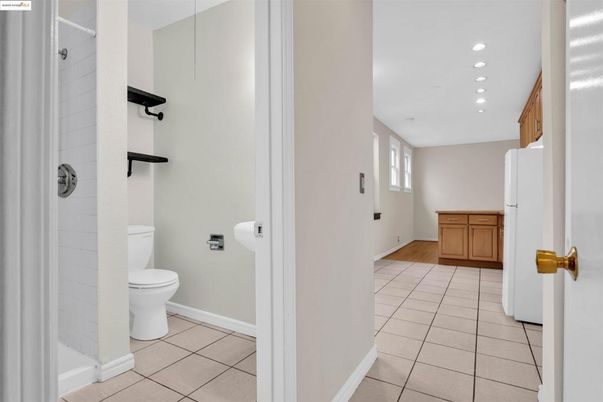Bathroom, Interior, Recessed Lighting, Wood Texture Flooring