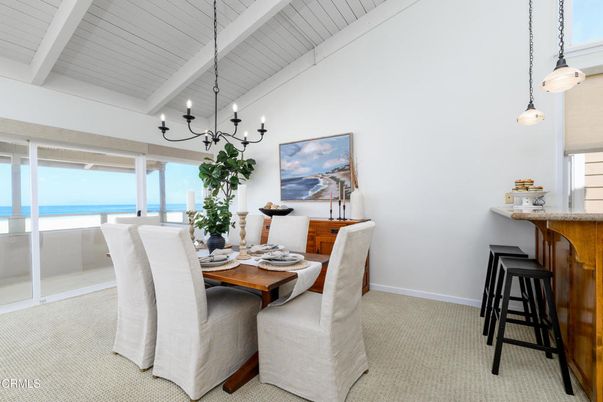 Chandelier, Dining room, Interior, Pendant Lights, Water