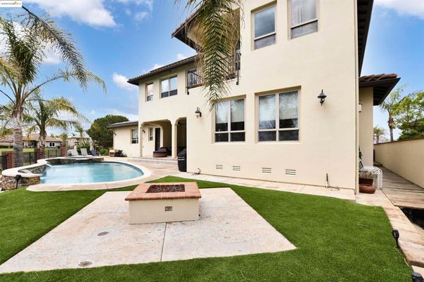 Backyard, Exterior, Pool