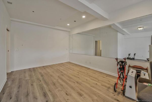 Fitness Equipment, Interior, Recessed Lighting, Wood Texture Flooring