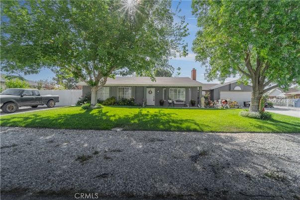 Backyard, Exterior, Facade, Ranch