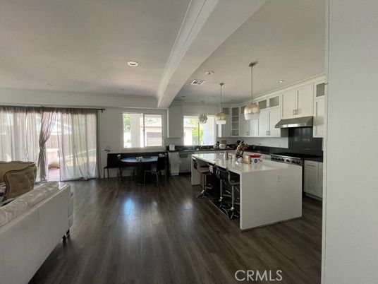 Dining room, Interior, Kitchen, Pendant Lights, Recessed Lighting, Wood Texture Flooring