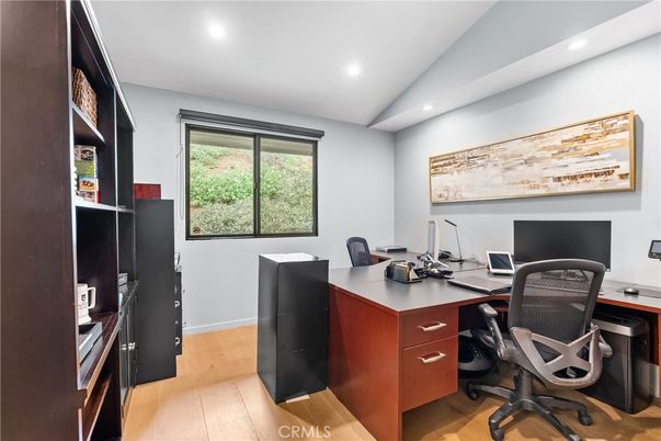 Home Office, Interior, Recessed Lighting, Wood Texture Flooring