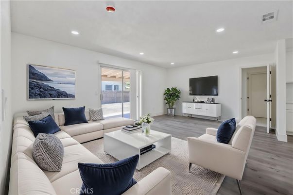 Interior, Living room, Recessed Lighting, Wood Texture Flooring