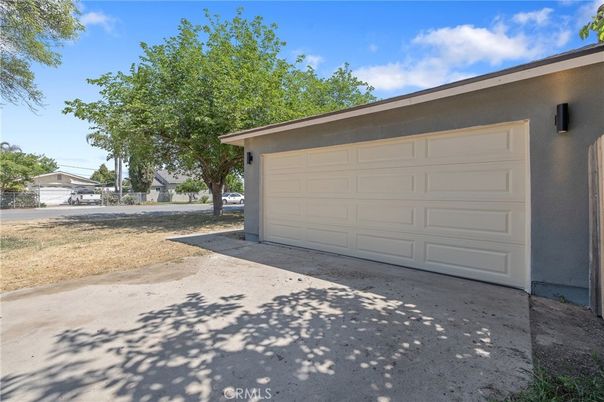 Detached Garage, Exterior