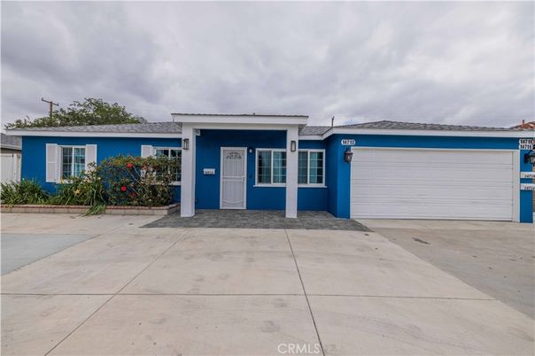 Attached, Exterior, Facade, Ranch