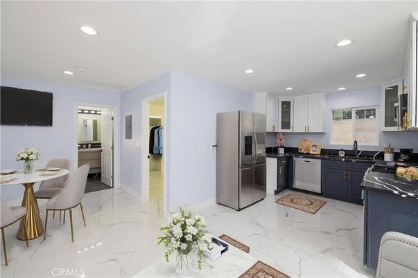 Dining room, Interior, Kitchen, Marble, Recessed Lighting, Stainless Steel Appliances