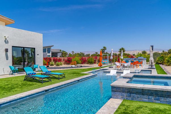 Exterior, Playground, Pool