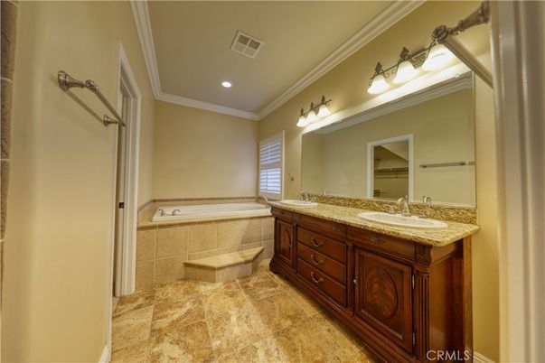 Bathroom, Dual Sink Vanities, Interior, Recessed Lighting