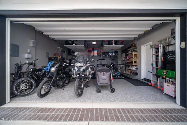 Garage, Interior