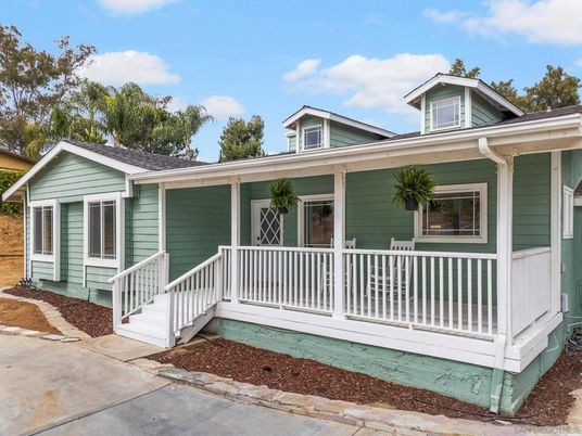 Exterior, Facade, American Craftsman