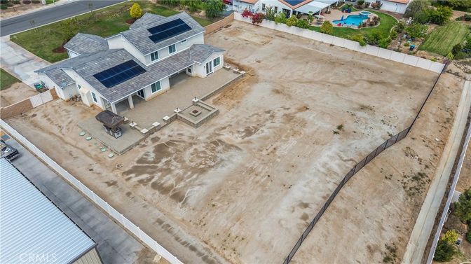Exterior, Drone