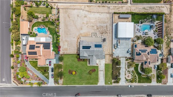 Exterior, Drone