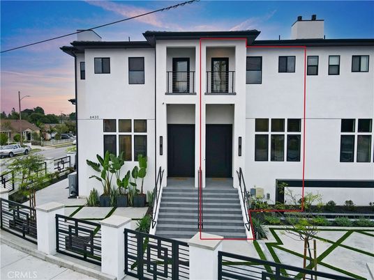 Exterior, Facade, Modern