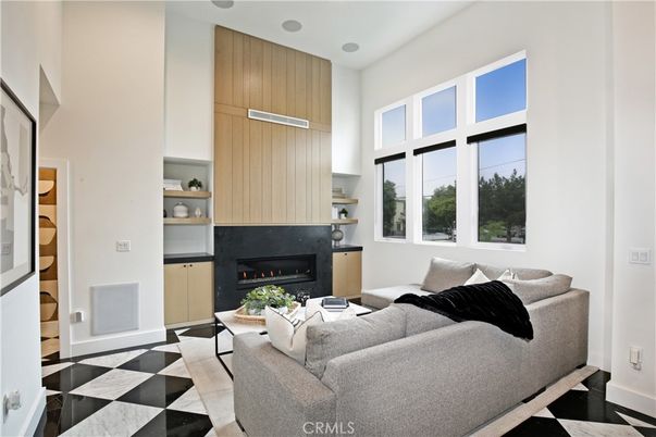 Fireplace, Interior, Living room