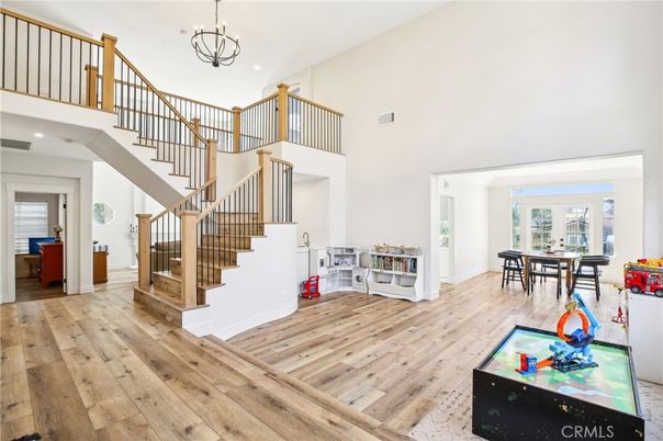 Chandelier, Dining room, Interior, Pendant Lights, Recessed Lighting, Wood Texture Flooring