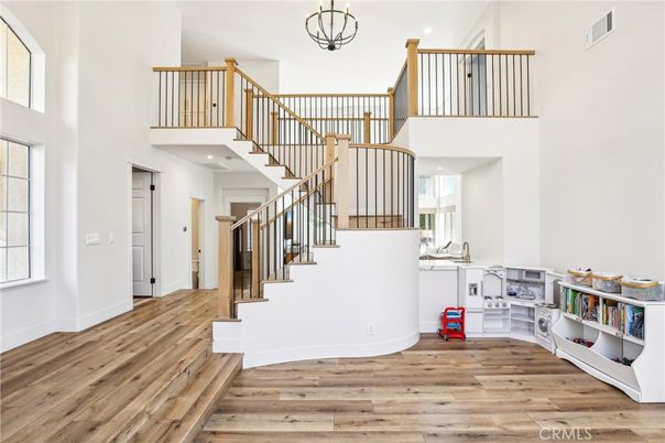 Interior, Pendant Lights, Recessed Lighting, Wood Texture Flooring