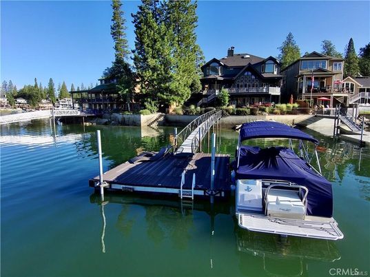 Exterior, Lake