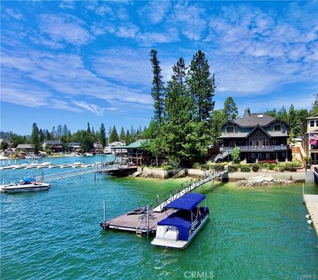 Exterior, Lake