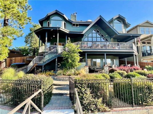 Exterior, Facade, Queen Anne Victorian