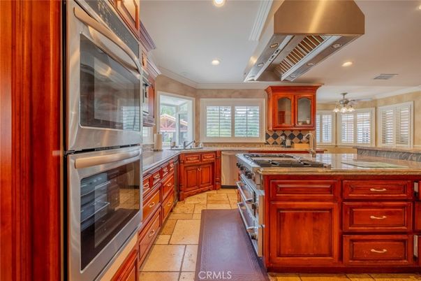 Chandelier, Interior, Kitchen, Recessed Lighting, Stainless Steel Appliances