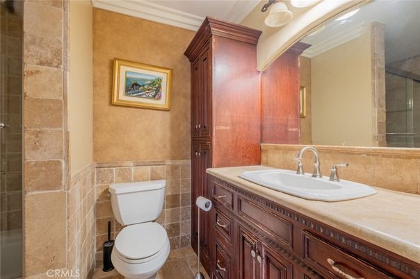 Bathroom, Interior, Tile Countertops