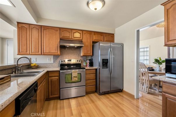 Dining room, Interior, Kitchen, Stainless Steel Appliances, Wood Texture Flooring