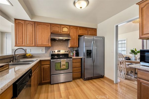 Dining room, Interior, Kitchen, Stainless Steel Appliances, Wood Texture Flooring