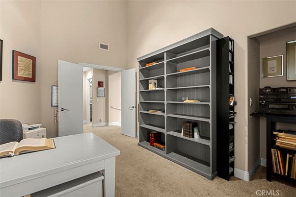 Home Office, Interior