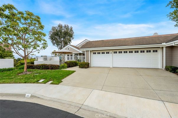 Attached, Exterior, Facade, Ranch