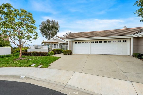 Attached, Exterior, Facade, Ranch