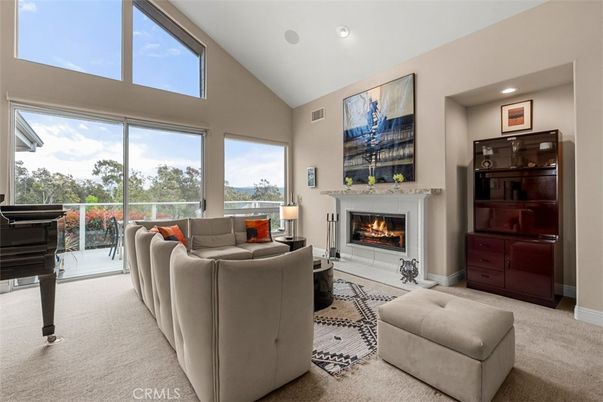 Fireplace, Interior, Living room, Piano, Recessed Lighting