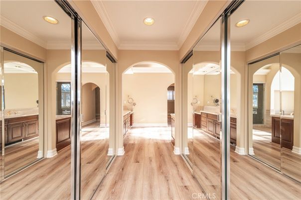 Bathroom, Interior, Recessed Lighting, Wood Texture Flooring